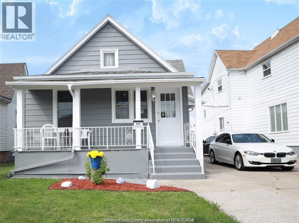 935 Langlois Avenue Unit# Lower, Windsor, Ontario  N9A 2H2 - Photo 3 - 26019008