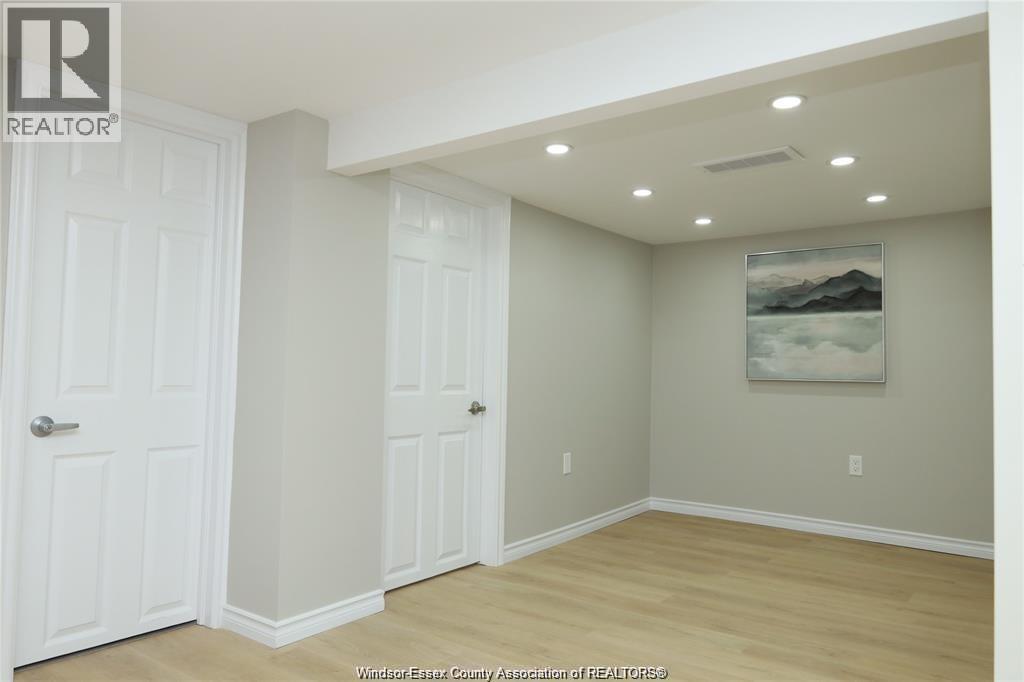 935 Langlois Avenue Unit# Lower, Windsor, Ontario  N9A 2H2 - Photo 5 - 26019008