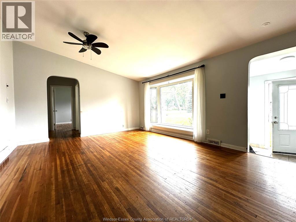 3615 Longfellow, Windsor, Ontario  N9E 2M2 - Photo 3 - 26019127