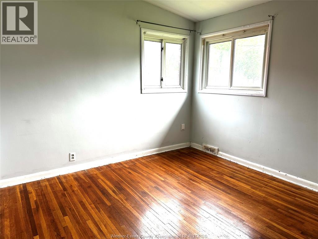 3615 Longfellow, Windsor, Ontario  N9E 2M2 - Photo 6 - 26019127