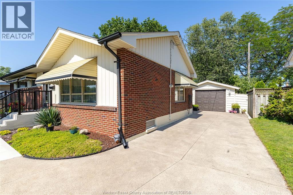 3640 Charlevoix Avenue, Windsor, Ontario  N9E 3B3 - Photo 9 - 26018659