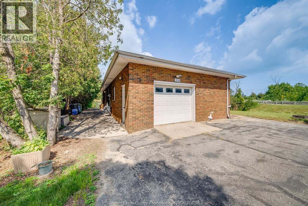 1203 County Road 27, Lakeshore, Ontario  N8L 1B7 - Photo 50 - 26019179