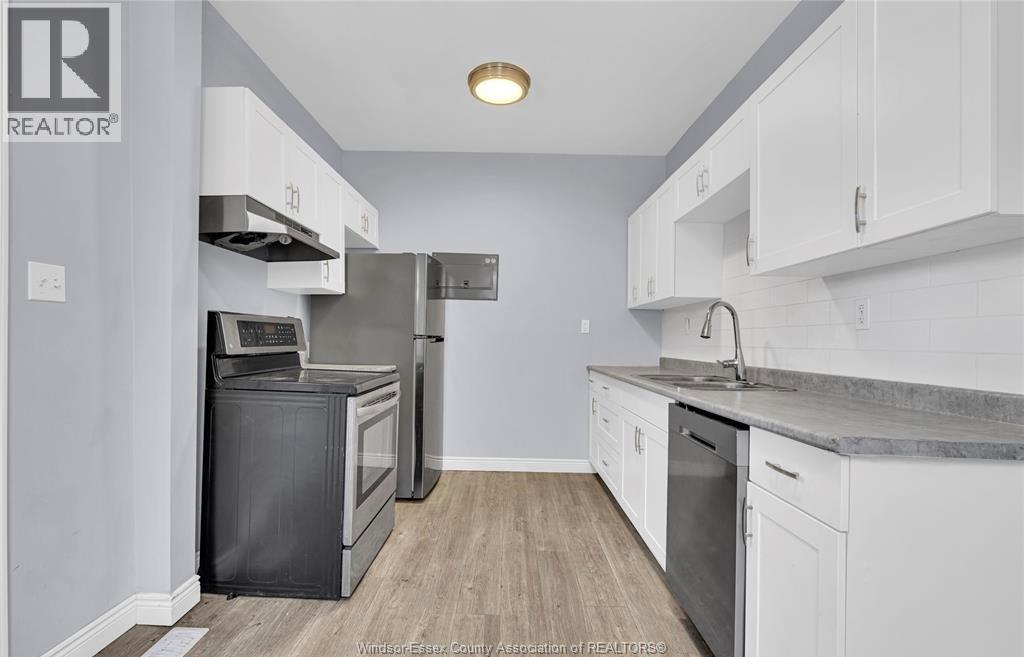 294 Louis Avenue, Windsor, Ontario  N9A 1W2 - Photo 4 - 26019176