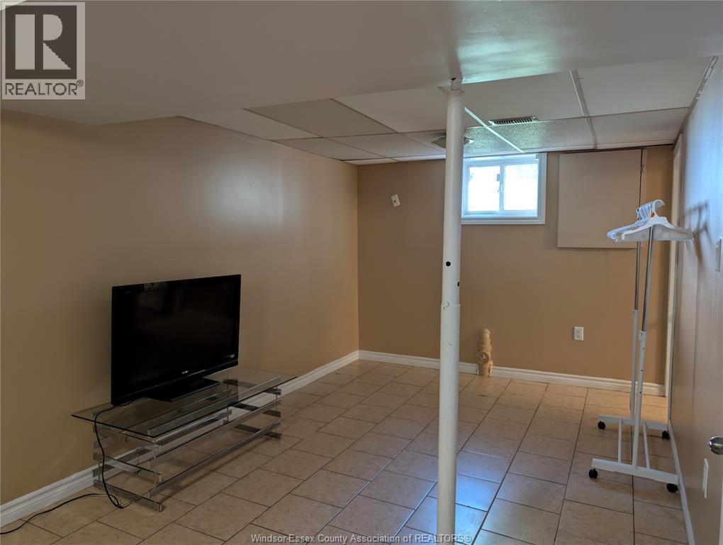 868 Elm, Windsor, Ontario  N9A 5H3 - Photo 25 - 26019182