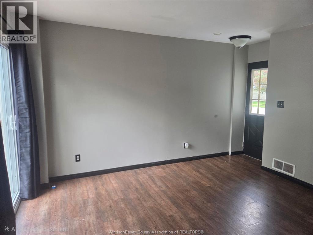 103 Laird, Essex, Ontario  N8M 1S2 - Photo 3 - 26019137