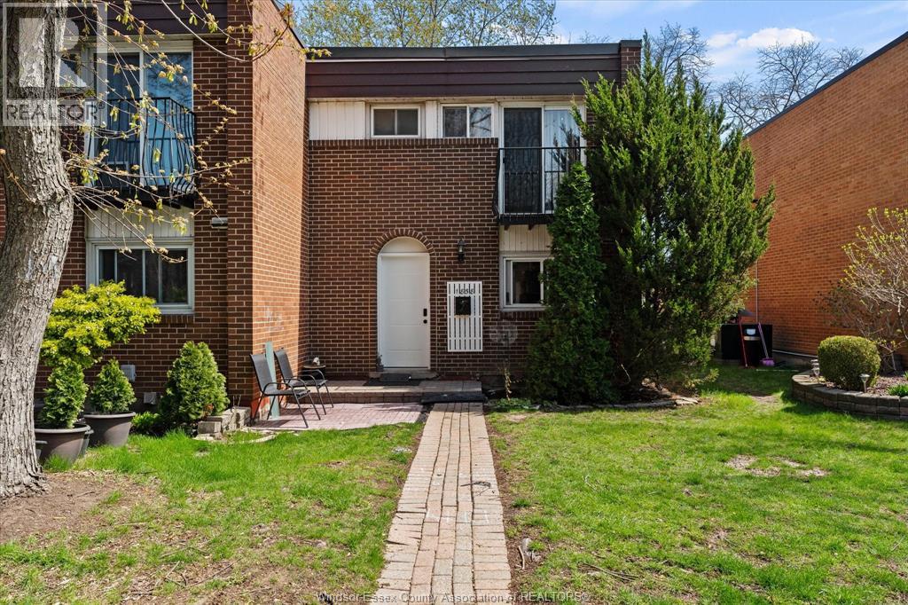 1858 EASTGATE ESTATES Unit# 119, Windsor, Ontario