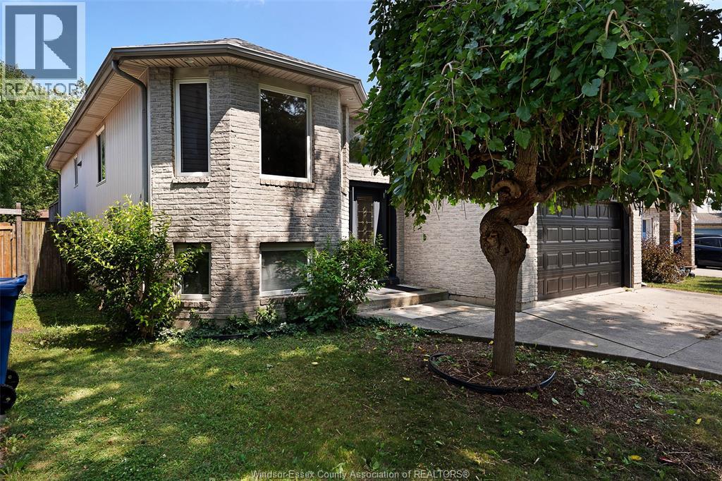 3438 Treeline Court, Windsor, Ontario  N8R 2K3 - Photo 2 - 26019226
