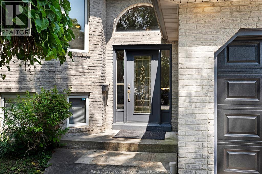 3438 Treeline Court, Windsor, Ontario  N8R 2K3 - Photo 4 - 26019226