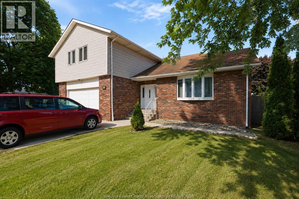 2600 Meldrum, Windsor, Ontario  N0R 1A0 - Photo 2 - 26019172