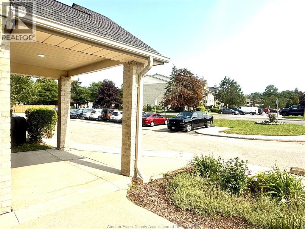 739 Deveron Crescent Unit# 210, London, Ontario  N5Z 4Y1 - Photo 2 - 26019202