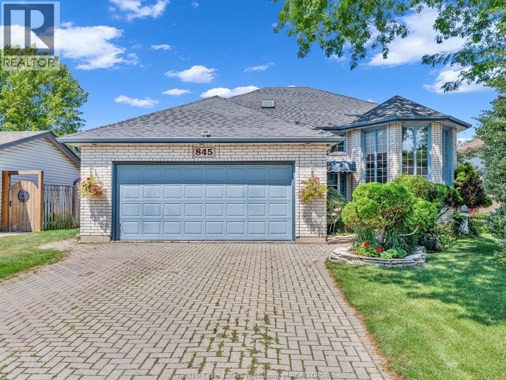 845 SUPERIOR STREET, LaSalle, Ontario
