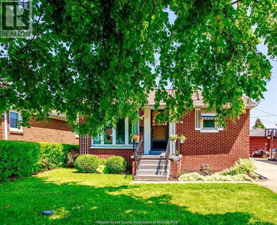 3775 Myrtle, Windsor, Ontario  N9C 2C9 - Photo 2 - 26019315