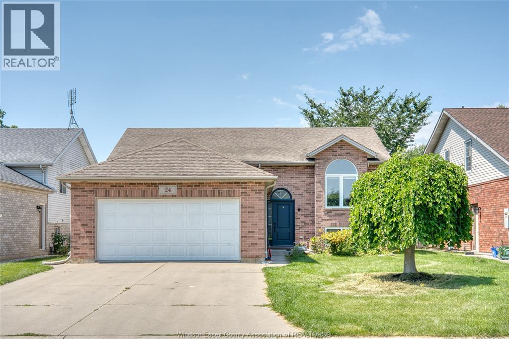 24 BRIARWOOD, Essex, Ontario