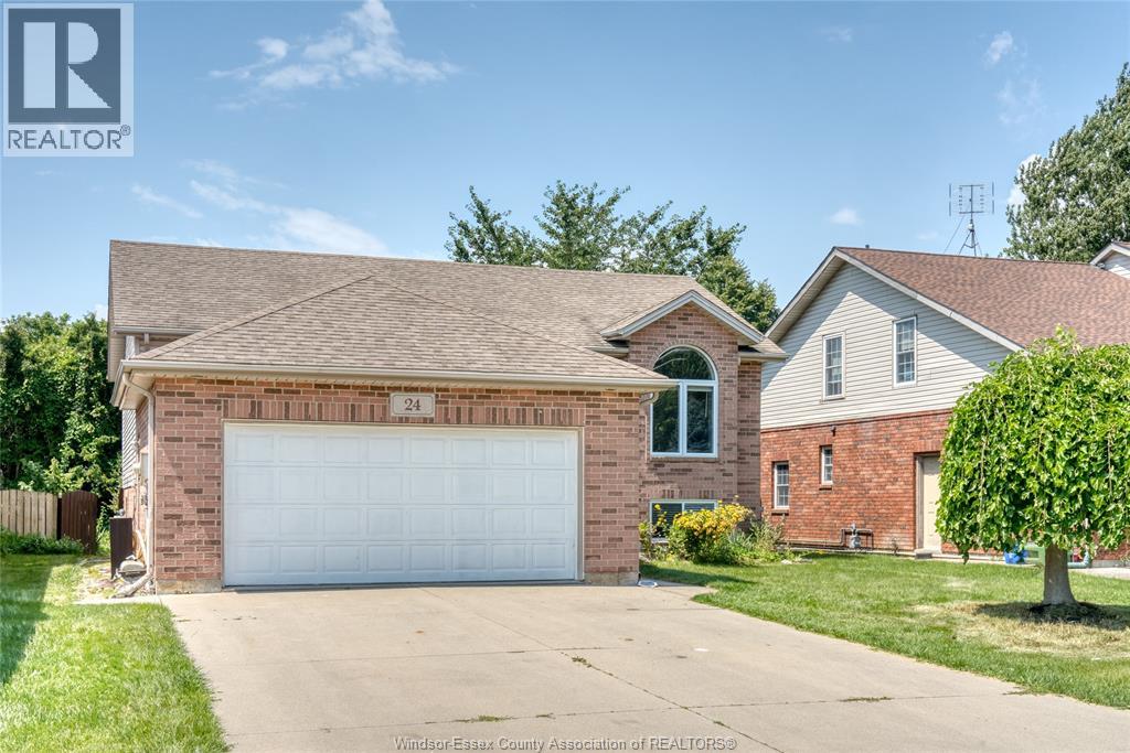 24 Briarwood, Essex, Ontario  N0R 1G0 - Photo 2 - 26019337
