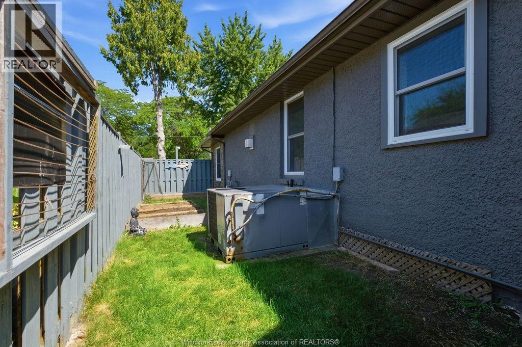 395 Brighton Road, Tecumseh, Ontario  N8N 2L2 - Photo 43 - 26019336