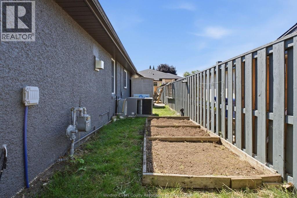 395 Brighton Road, Tecumseh, Ontario  N8N 2L2 - Photo 44 - 26019336