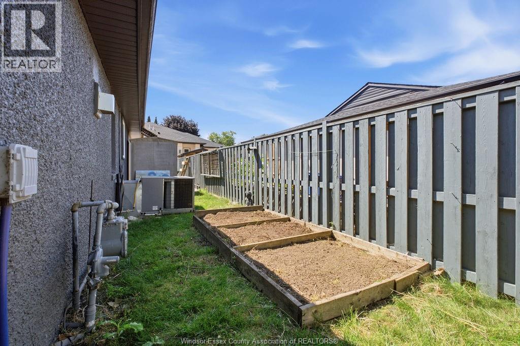395 Brighton Road, Tecumseh, Ontario  N8N 2L2 - Photo 45 - 26019336