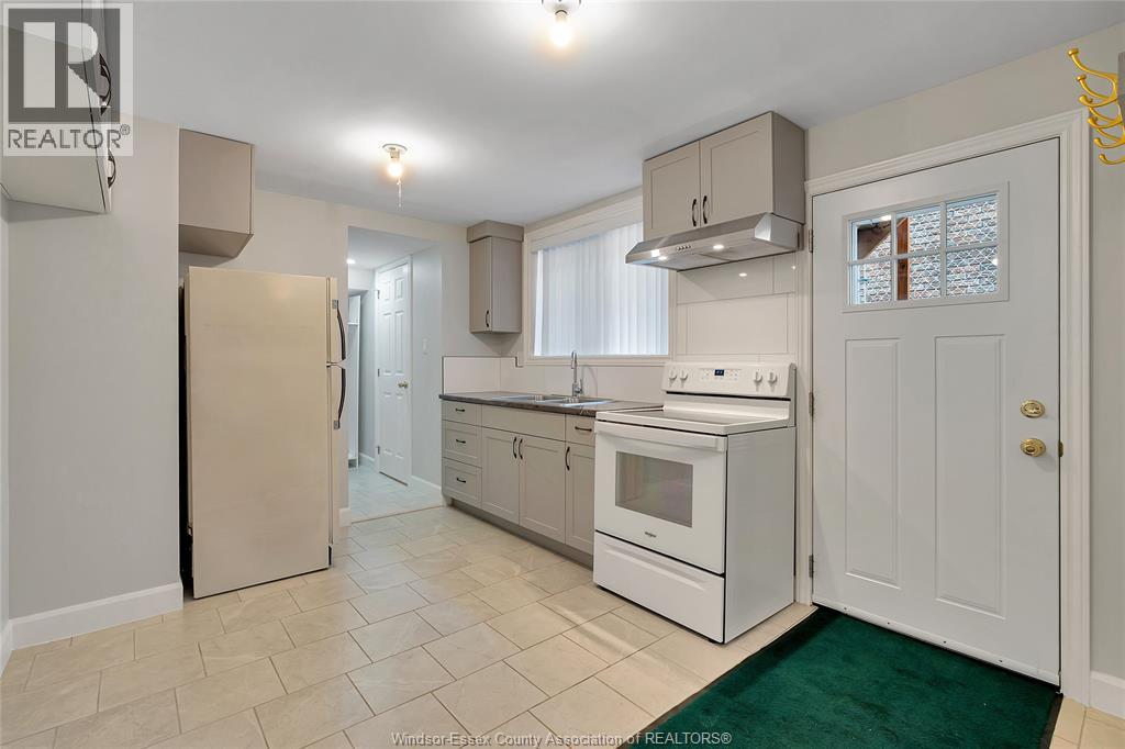 881 Parent Avenue Unit# Basement, Windsor, Ontario  N9A 2C9 - Photo 3 - 26019345