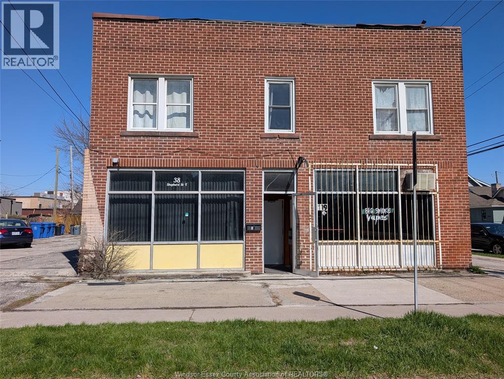 38 Shepherd, Windsor, Ontario  N8X 2J8 - Photo 1 - 26019335