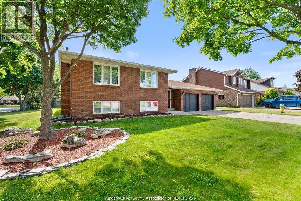 36 Cherrywood, Leamington, Ontario  N8H 4Z9 - Photo 2 - 26019341