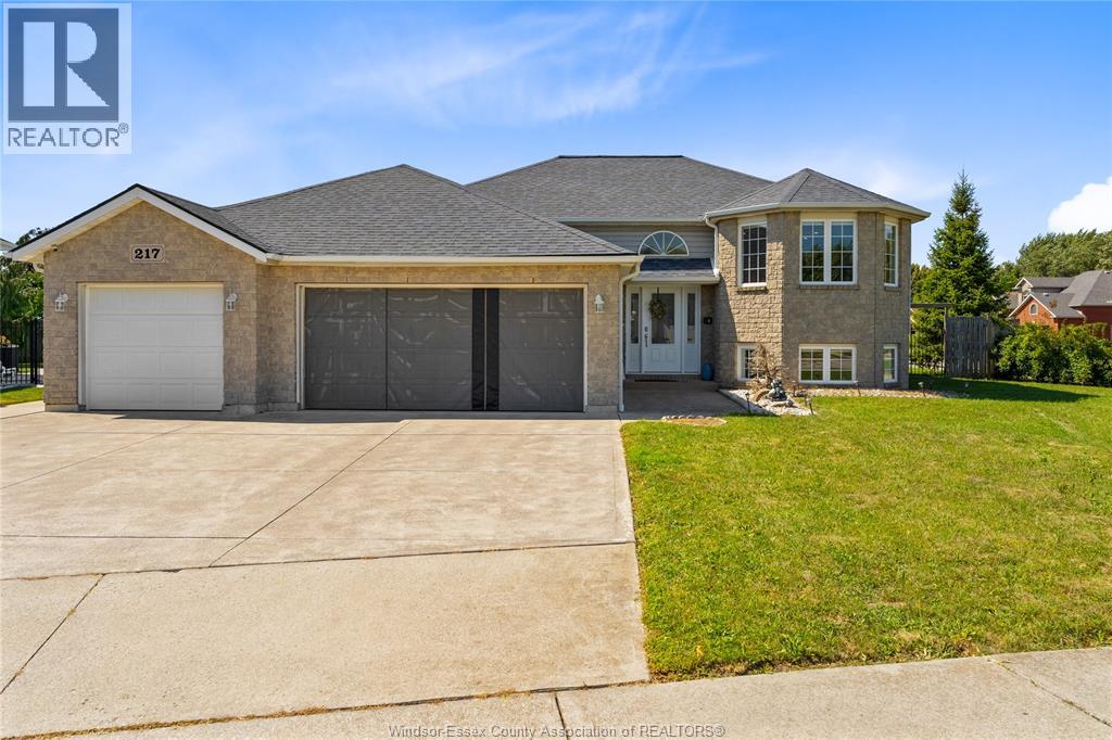 217 Grandview Boulevard, Lakeshore, Ontario  N0R 1A0 - Photo 1 - 26019305