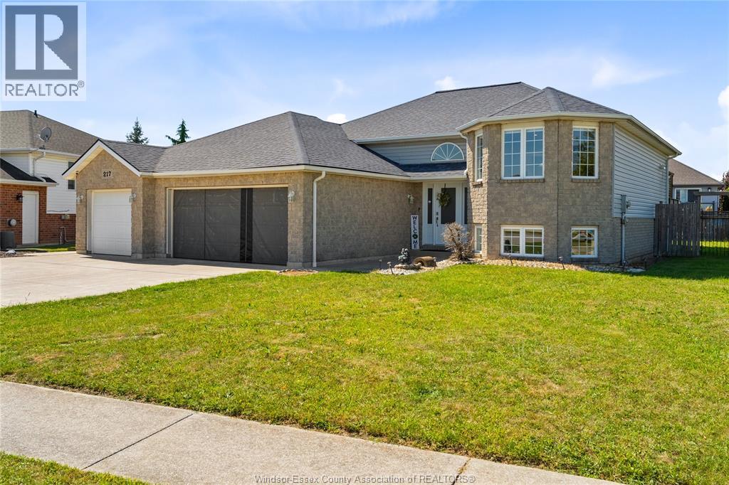 217 Grandview Boulevard, Lakeshore, Ontario  N0R 1A0 - Photo 2 - 26019305