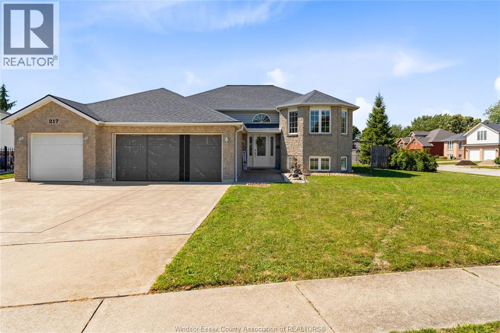 217 Grandview Boulevard, Lakeshore, Ontario  N0R 1A0 - Photo 4 - 26019305