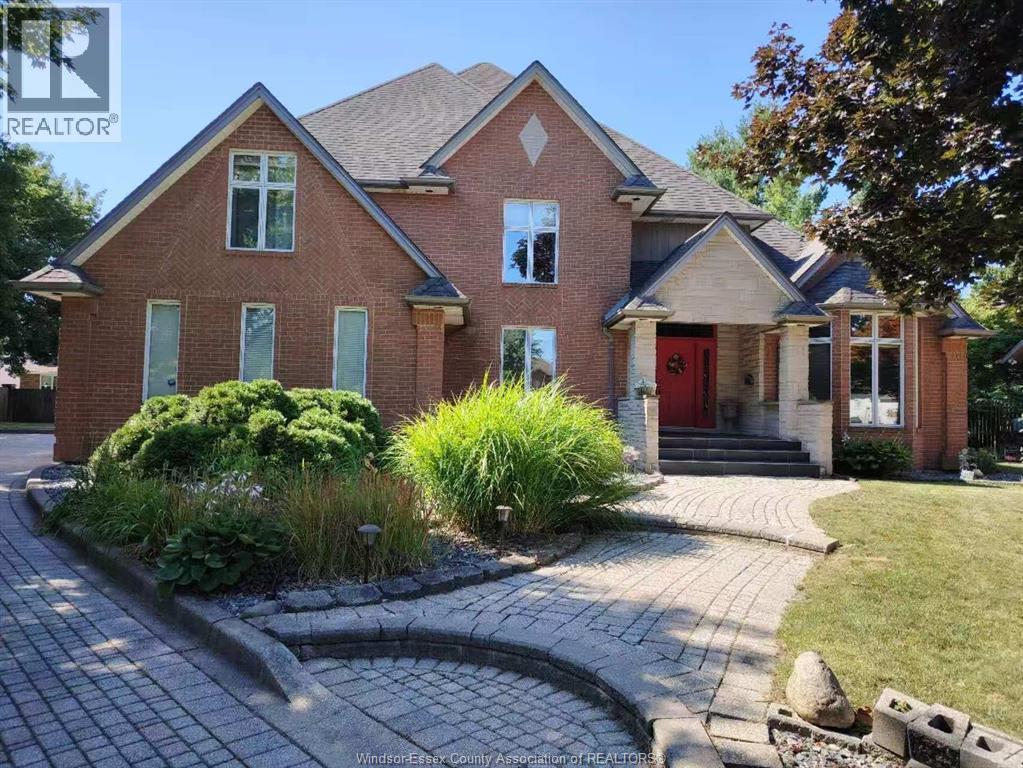 1985 OMIRA STREET, LaSalle, Ontario