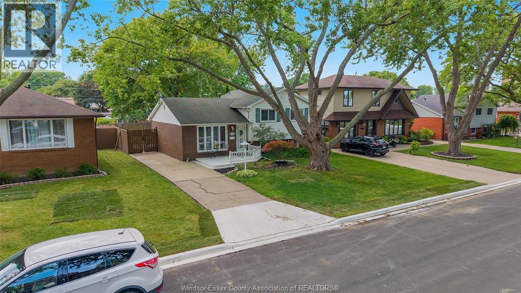 381 Carling, Windsor, Ontario  N8S 3X7 - Photo 3 - 26019252