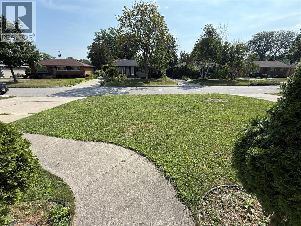 3087 Avondale Avenue, Windsor, Ontario  N9E 1X4 - Photo 9 - 26019385