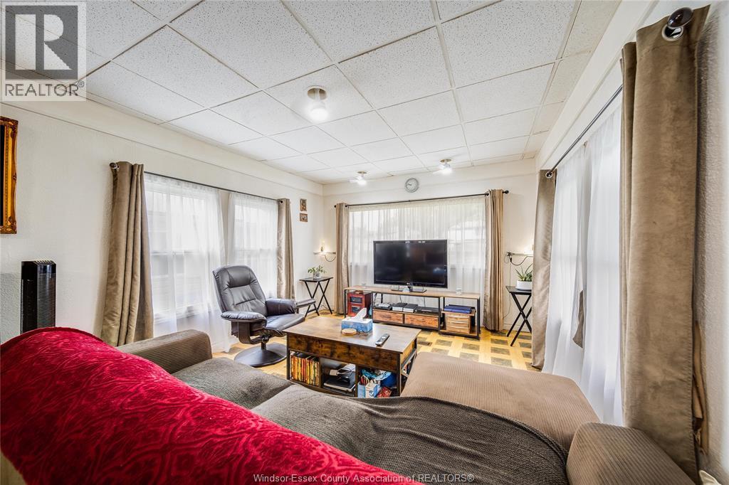 310 Pompano Avenue, Windsor, Ontario  N8W 2A7 - Photo 7 - 26019251