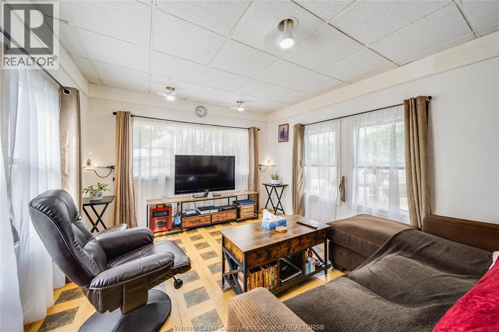 310 Pompano Avenue, Windsor, Ontario  N8W 2A7 - Photo 8 - 26019251