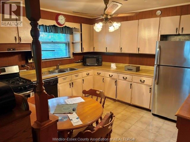 10475 Clairview Avenue, Windsor, Ontario  N8P 1B2 - Photo 3 - 26019375