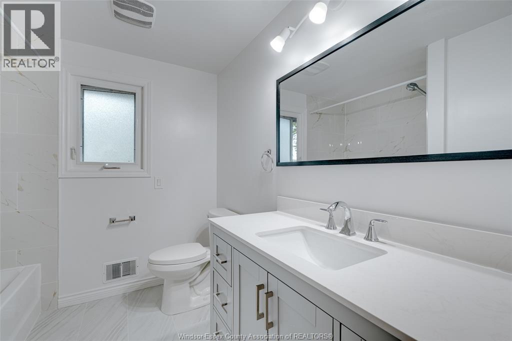 398 Brighton Road, Tecumseh, Ontario  N8N 2L4 - Photo 34 - 26019125