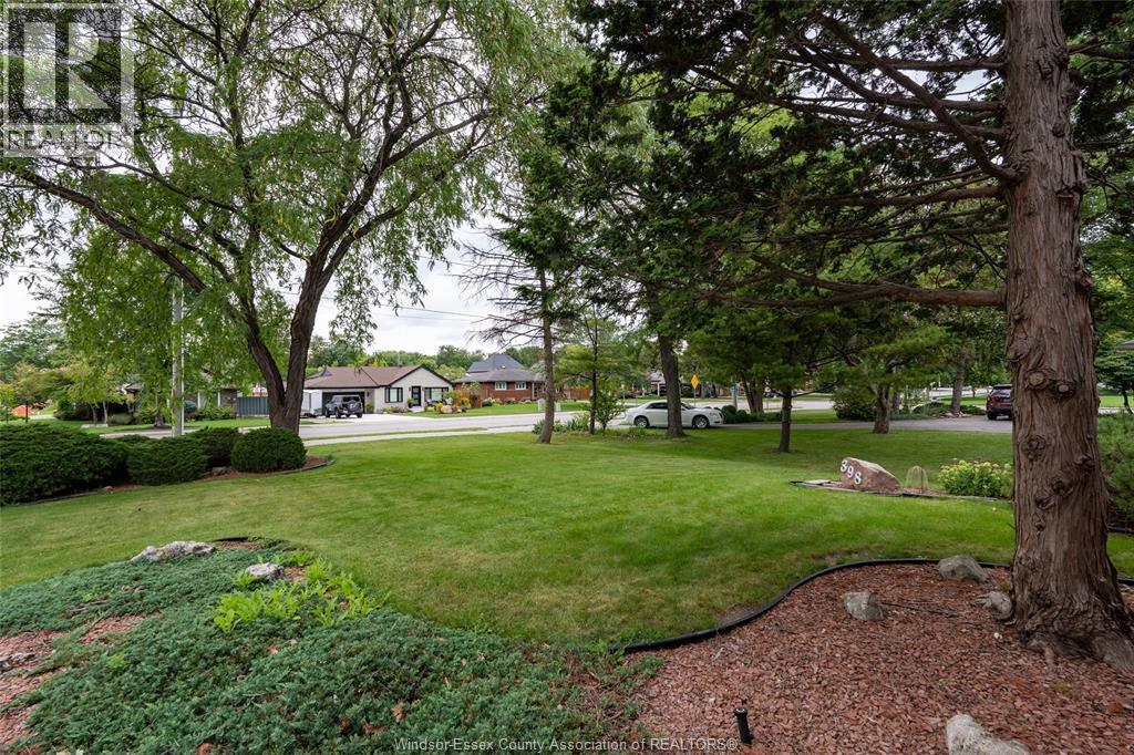 398 Brighton Road, Tecumseh, Ontario  N8N 2L4 - Photo 4 - 26019125