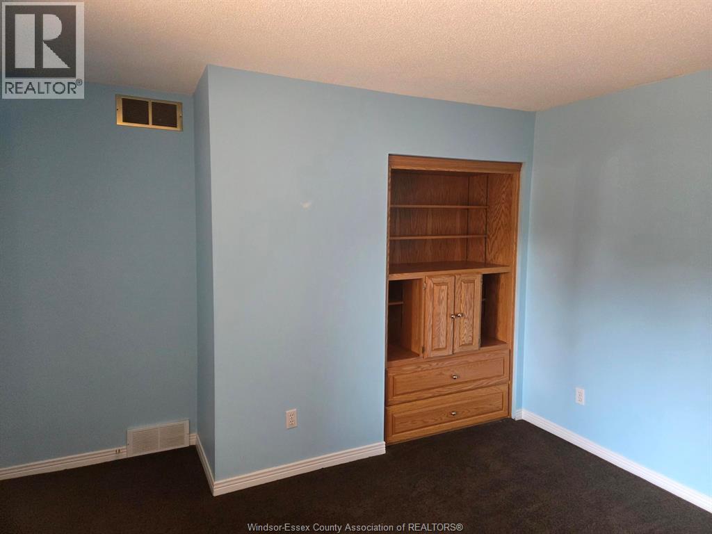 9690 Menard Street, Windsor, Ontario  N8P 1G5 - Photo 12 - 26019411