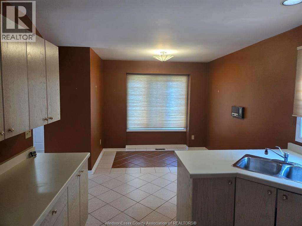 9690 Menard Street, Windsor, Ontario  N8P 1G5 - Photo 17 - 26019411