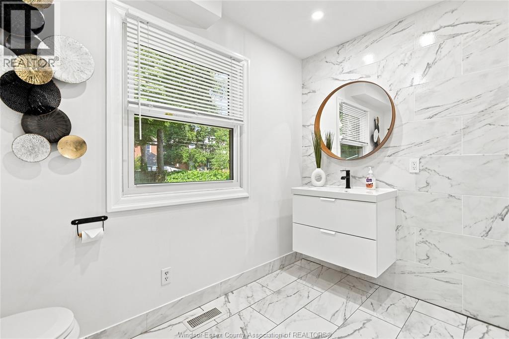 916 Lincoln Road, Windsor, Ontario  N8Y 2H2 - Photo 13 - 26019436