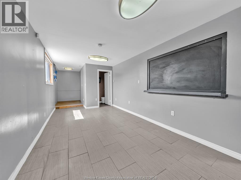 5145 Dumouchelle Street, Tecumseh, Ontario  N9A 6J3 - Photo 6 - 26019476