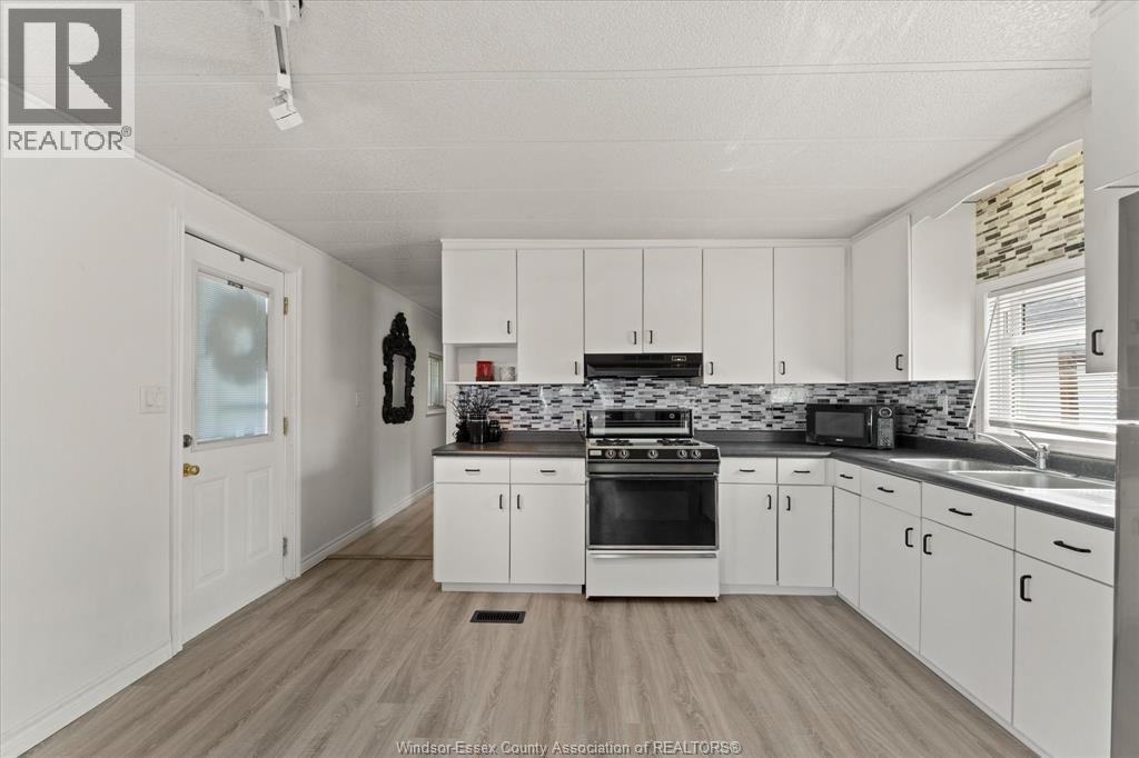 9 Parkside, Mcgregor, Ontario  N0R 1J0 - Photo 11 - 26019446