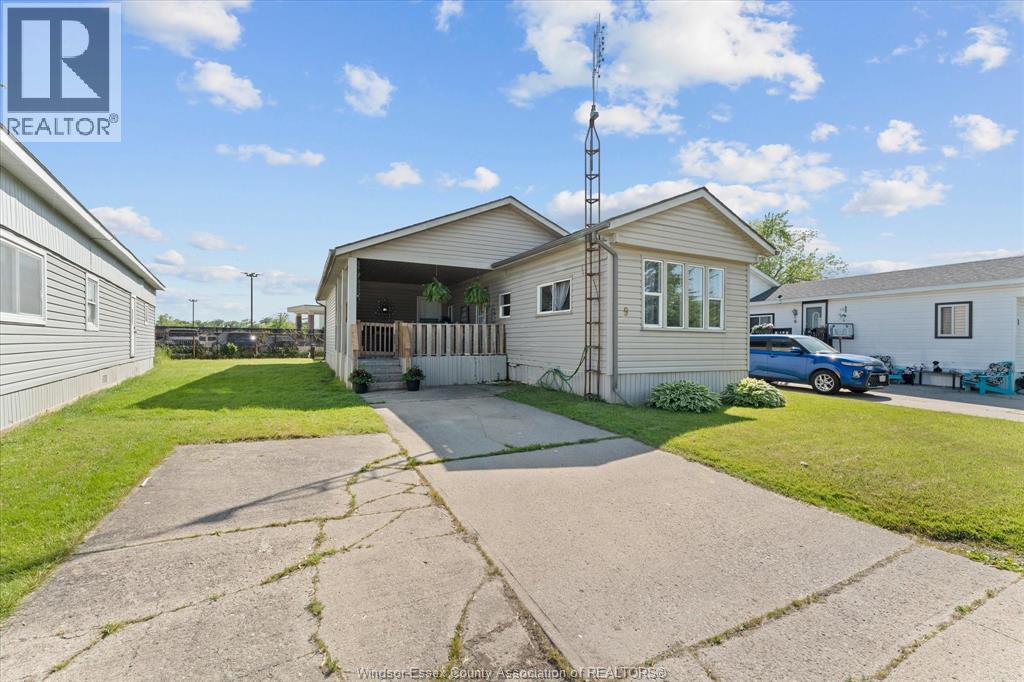 9 Parkside, Mcgregor, Ontario  N0R 1J0 - Photo 3 - 26019446