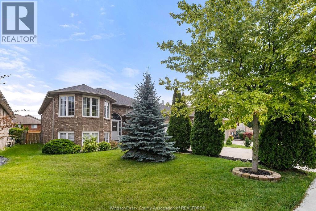 964 Greenpark, Windsor, Ontario  N8P 1J1 - Photo 1 - 26019481