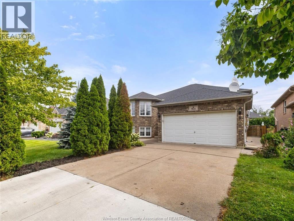 964 Greenpark, Windsor, Ontario  N8P 1J1 - Photo 2 - 26019481