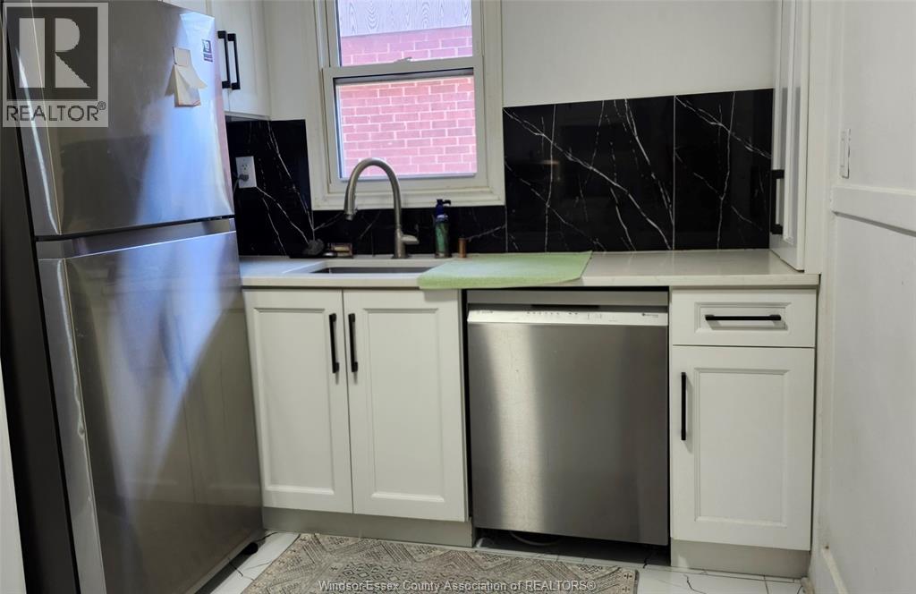 1159 Highland Unit# Upper, Windsor, Ontario  N9A 1R6 - Photo 5 - 26019479