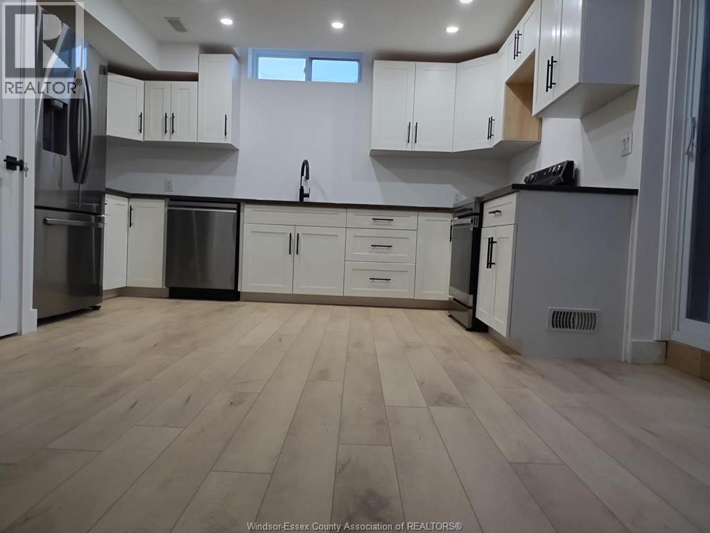 631 Holburn Street Unit# Lower, Windsor, Ontario  N9E 0B3 - Photo 3 - 26019468
