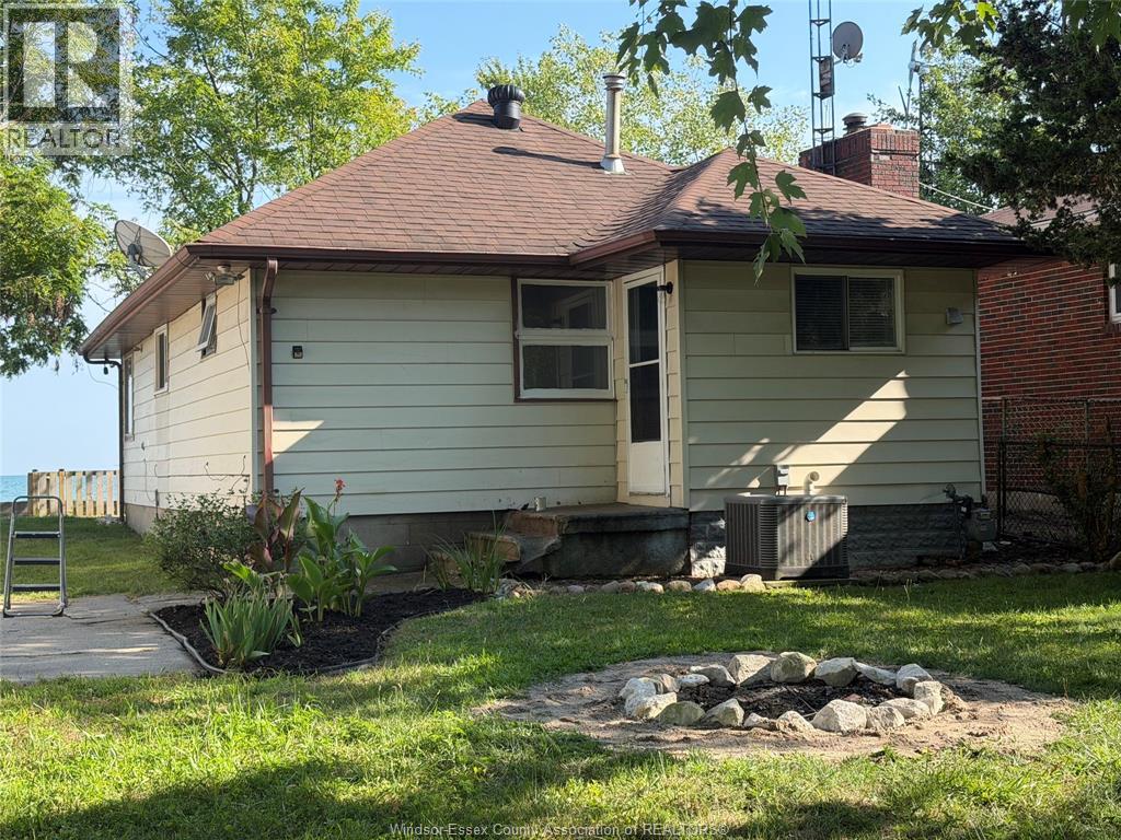 1437 HERITAGE ROAD, Kingsville, Ontario