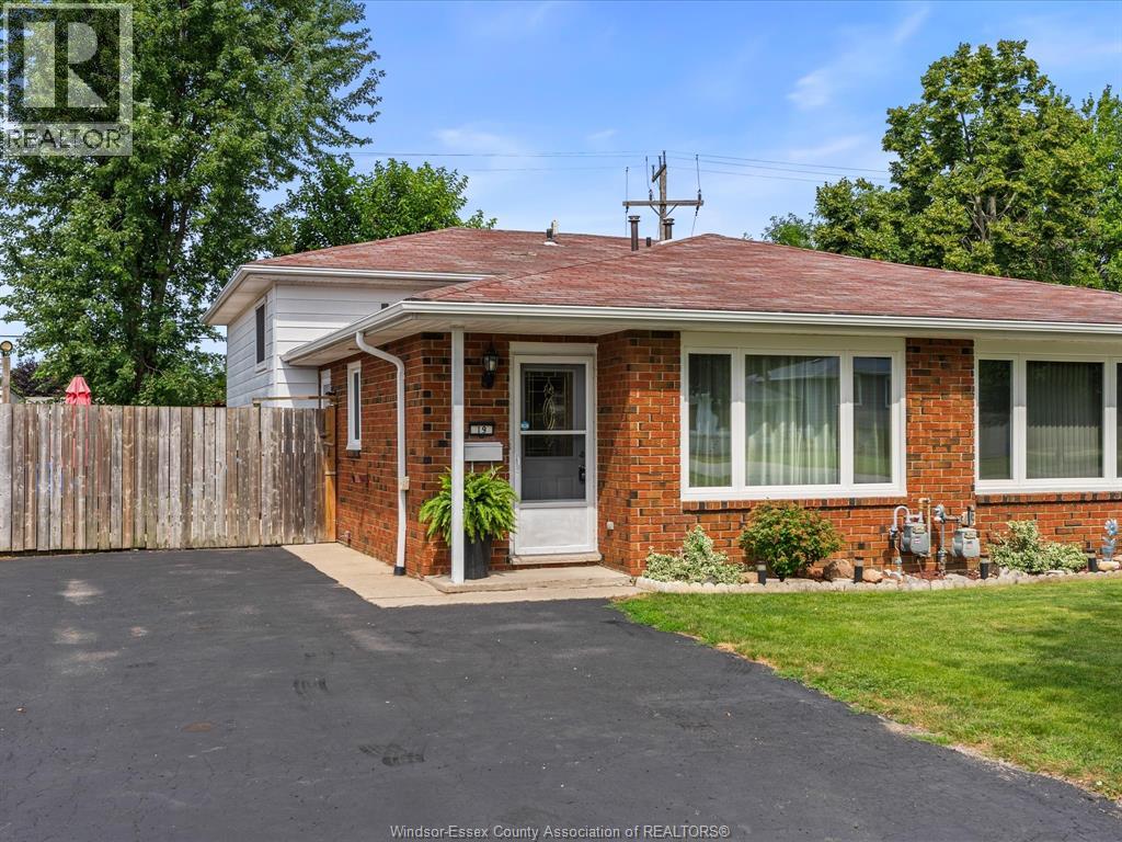 19 Bruce, Leamington, Ontario  N8H 4C4 - Photo 2 - 26019509