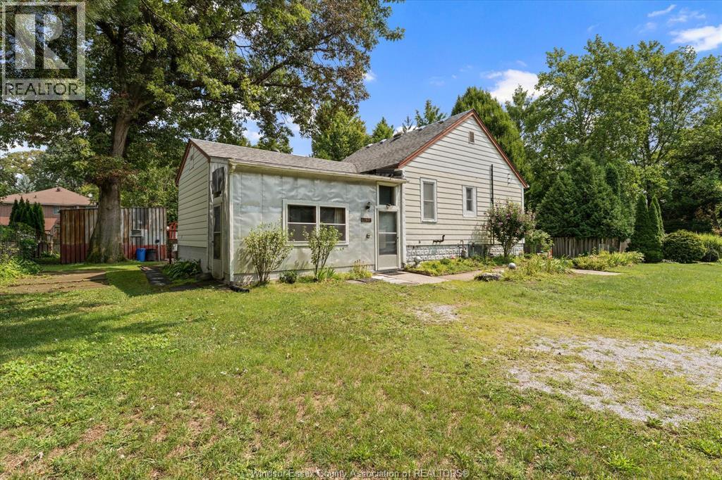 7035 Matchette Road, Lasalle, Ontario  N9J 2S1 - Photo 6 - 26019541
