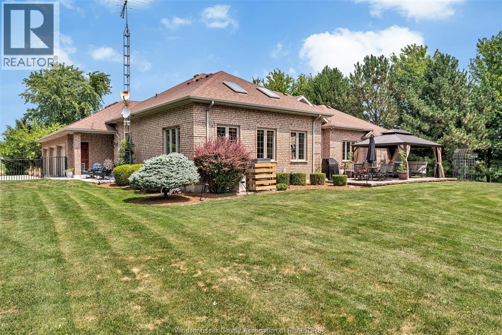 2207 South Middle Road, Lakeshore, Ontario  N0R 1V0 - Photo 2 - 26019653