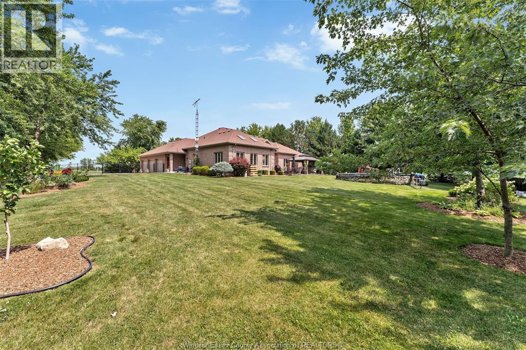 2207 South Middle Road, Lakeshore, Ontario  N0R 1V0 - Photo 7 - 26019653